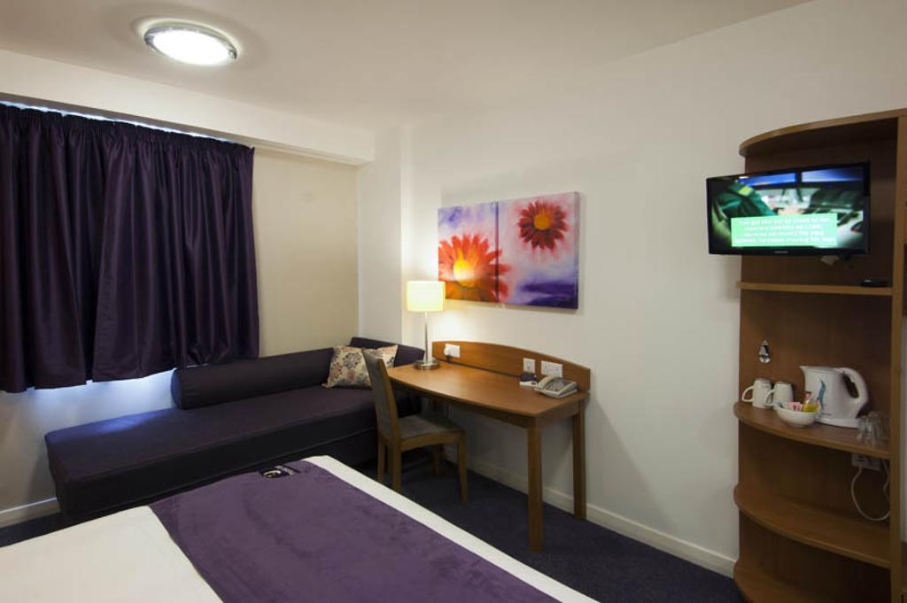 Premier Inn Horsham Ngoại thất bức ảnh