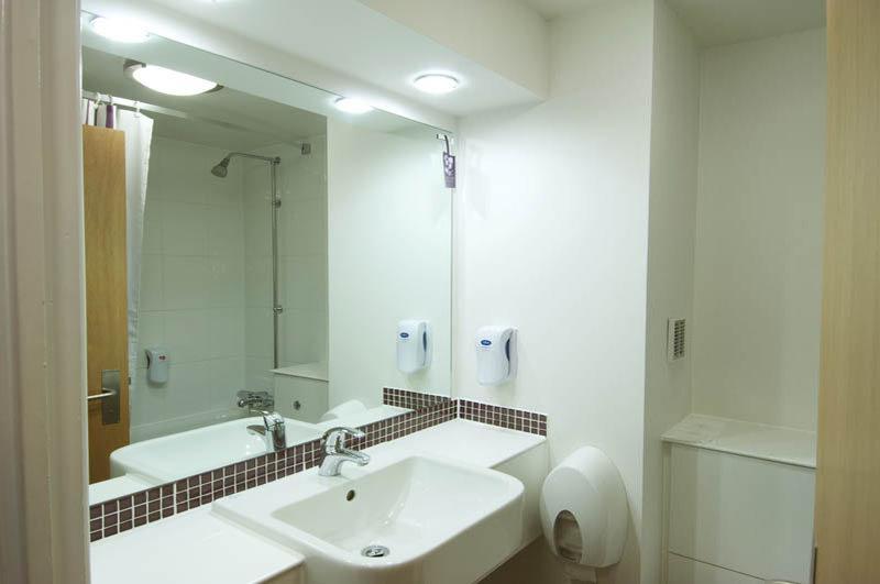 Premier Inn Horsham Ngoại thất bức ảnh